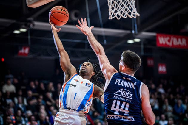 easycredit BBL Basketball Bundesliga 2025 2026 25 Matchday 21 03 2026 Science City Jena vs SYNTAINICS MBC v li Uchenna Iroegbu Jena at the basketball against Jure Planinic MBC Sparkassen Arena