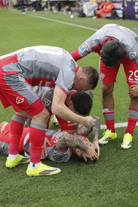 Jari Vandeputte of US Cremonese celebrates after scoring with Jamie Vardy of US Cremonese and team during Parma Calcio vs US Cremonese, 30Â° Serie A Enilive 2025-26 game at Ennio Tardini stadium in Parma (PR), Italy, on March 21, 2026.  Copyright: xDavidexCasentini IPAxSportx xipa-agency.netx xx IPA_73235406 IPA_Agency_IPA73235406