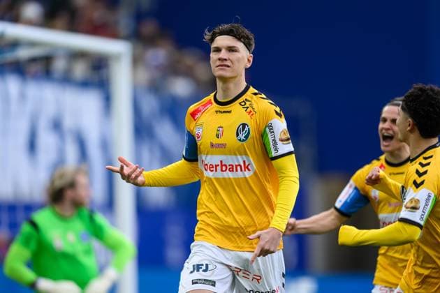 SOCCER - BL, Linz vs Ried LINZ,AUSTRIA,21.MAR.26 - SOCCER - ADMIRAL Bundesliga, qualification group, FC Blau Weiss Linz vs SV Ried. Image shows the rejoicing of Peter Kiedl (Ried).  GEPAxpictures xDanielaxMoser