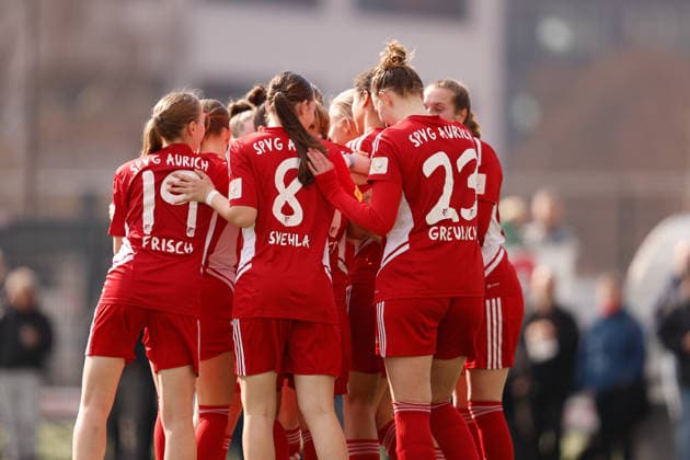 Soccer I Women I Season 2025 2026 I Regionalliga Nord I 15 Matchday I St Pauli SpVg Aurich I 21 03 2026 Lara Frisch 19, SpVg Aurich Milla Svehla 8, SpVg Aurich Dorothea Elisabeth Greulich 23, SpVg Aurich cheer after a goal Heiligengeistfeld Feldstraße 1 Hamburg Germany Copyright: xLobeca CedricxSiefkerx