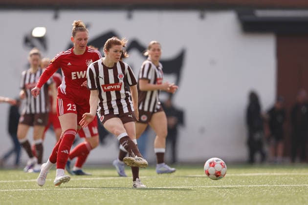Soccer I Women I Season 2025 2026 I Regionalliga Nord I 15 Matchday I St Pauli SpVg Aurich I 21 03 2026 Nina Woitzik 5, FC St Pauli passes the ball Heiligengeistfeld Feldstraße 1 Hamburg Germany Copyright: xLobeca CedricxSiefkerx