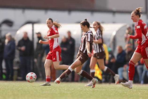 Soccer I Women I Season 2025 2026 I Regionalliga Nord I 15 Matchday I St Pauli SpVg Aurich I 21 03 2026 Linnea Taube 20, FC St Pauli passes the ball Heiligengeistfeld Feldstraße 1 Hamburg Germany Copyright: xLobeca CedricxSiefkerx