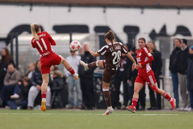 Soccer I Women I Season 2025 2026 I Regionalliga Nord I 15 Matchday I St Pauli SpVg Aurich I 21 03 2026 Alina Vogel 11, SpVg Aurich Linnea Taube 20, FC St Pauli Heiligengeistfeld Feldstraße 1 Hamburg Germany Copyright: xLobeca CedricxSiefkerx