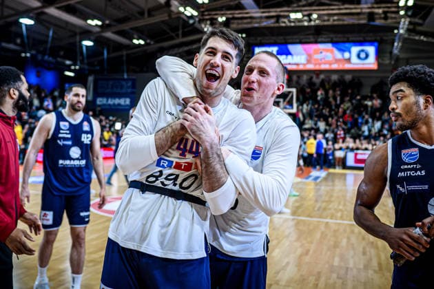 easycredit BBL Basketball Bundesliga 2025 2026 25 Matchday 21 03 2026 Science City Jena vs SYNTAINICS MBC v li Jure Planinic and teammate Collin Welp, both MBC, cheering after victory Sparkassen Arena