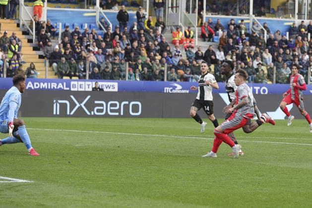 CALCIO - Serie A - Parma Calcio vs US Cremonese Jari Vandeputte of US Cremonese scores a goal during Parma Calcio vs US Cremonese, 30Â° Serie A Enilive 2025-26 game at Ennio Tardini stadium in Parma (PR), Italy, on March 21, 2026. Parma Italy  Copyright: xIPAxSport ABACAx