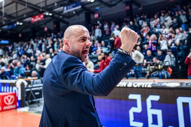 easycredit BBL Basketball Bundesliga 2025 2026 25 Matchday 21 03 2026 Science City Jena vs SYNTAINICS MBC MBC coach Milenko Bogicevic with the cheering fist, Portrait, Emotion Sparkassen Arena