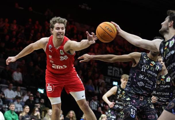 21 03 2026 Basketball Season 2025 2026 2 Bundesliga Pro A 28 Matchday Nuremberg Falcons Basketball Club NBC Uni Baskets Münster Sportfoto Zink DaMa xdaxmax Brandton Dean Chatfield 33, Nuremberg Falcons BC NBC Cosmo Grühn Gruehn 22, Uni Baskets Münster