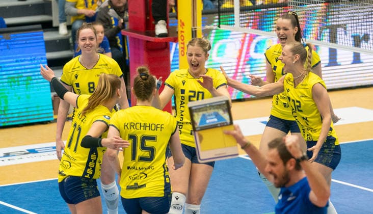 21 3 2026, Volleyball, Women, VBL, 1 VBL, 1 Volleyball Bundesliga, Playoff, Quarterfinals, 1 Match, SSC Palmberg Schwerin Ladies in Black Aachen The volleyball players of SSC Palmberg Schwerin cheer Schwerin Palmberg Arena Mecklenburg-Vorpommern Germany