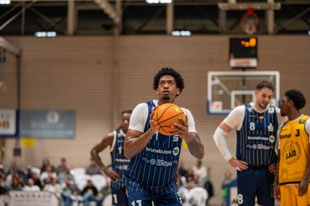 Dravon Mangum VfL SparkassenStars Bochum, 11 , GER, Bozic Estriche Knights Kirchheim vs VfL SparkassenStars Bochum, BARMER 2 Basketball Bundesliga, 28 Matchday, Season 2025 2026, 21 03 2026 GER, Bozic Estriche Knights Kirchheim vs VfL SparkassenStars Bochum, BARMER 2 Basketball Bundesliga, 28 Matchday, Season 2025 2026, 21 03 2026 Kirchheim unter Teck Copyright: xEibner-Pressefoto SilasxKunzx EP_SKZ