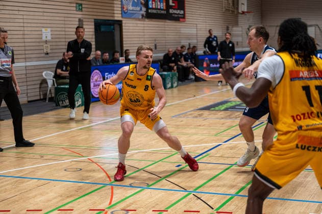 Lucas Mayer Bozic Estriche Knights Kirchheim, 08 , GER, Bozic Estriche Knights Kirchheim vs VfL SparkassenStars Bochum, BARMER 2 Basketball Bundesliga, 28 Matchday, Season 2025 2026, 21 03 2026 GER, Bozic Estriche Knights Kirchheim vs VfL SparkassenStars Bochum, BARMER 2 Basketball Bundesliga, 28 Matchday, Season 2025 2026, 21 03 2026 Kirchheim unter Teck Copyright: xEibner-Pressefoto SilasxKunzx EP_SKZ