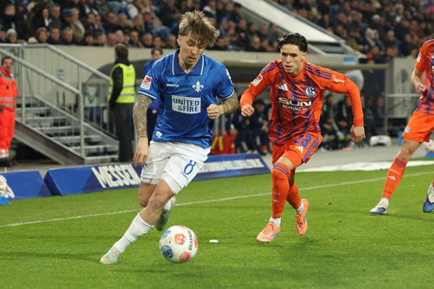 2025 03 21 xjfx Soccer 2 Bundesliga SV Darmstadt 98 FC Schalke 04 v l , Luca Marseiler SV Darmstadt 98 , Soufiane El Faouzi FC Schalke 04 , Soufiane El Faouzi FC Schalke 04 zweikampf, action, aktion, battles for the Ball DFL DFB REGULATIONS PROHIBIT ANY USE OF PHOTOGRAPHS as IMAGE SEQUENCES and or QUASI VIDEO Copyright: JoaquimxFerreira