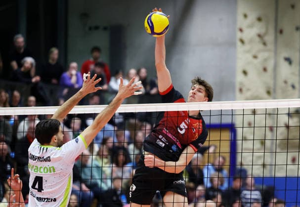 21 03 2026, Germany, Ludwigsburg Volleyball Barock Volleys MTV Ludwigsburg vs Helios Grizzyls Giesen , Jan Huber LB, right