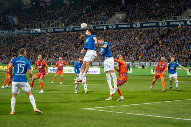 2 Bundesliga SV Darmstadt 98 vs FC Schalke 04, Merck Stadion am Böllenfalltor, 21 03 2026 Corner kick defended by Fraser Hornby SV Darmstadt 98, 9 2 Bundesliga SV Darmstadt 98 vs FC Schalke 04, Merck Stadion am Böllenfalltor, 21 03 2026 DFB DFL REGULATIONS PROHIBIT ANY USE OF PHOTOGRAPHS AS IMAGE SEQUENCES AND OR QUASI VIDEO Copyright: xBEAUTILUSxSPORTS Hillx