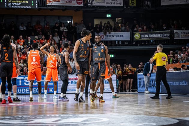 1 Basketball Bundesliga, easyCredit BBL, Season 2025 2026, Men, Main Round, 25 Matchday, 21 03 2026, RASTA Vechta NINERS Chemnitz Kevin Yebo 0 NINERS Chemnitz and John Newman III 9 NINERS Chemnitz during the game Vechta RASTA Dome Lower Saxony Germany
