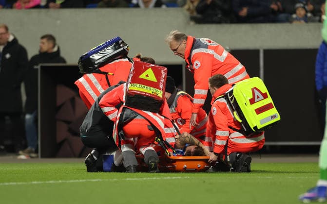 21 03 2026, Football 2 Bundesliga, SV Darmstadt 98 FC Schalke 04, v l , Luca Marseiler SV Darmstadt 98 has to be carried off the pitch injured by stretcher DFL DFB REGULATIONS PROHIBIT ANY USE OF PHOTOGRAPHS AS IMAGE SEQUENCES AND OR QUASI VIDEO xdcx Copyright: HMBxMedia Claus