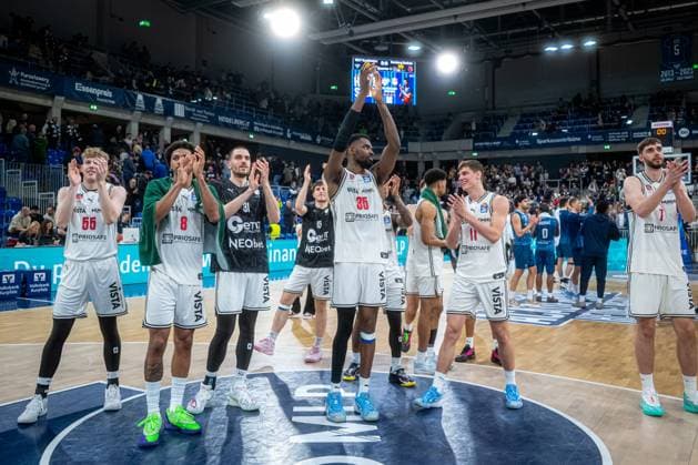 Scene with Ejiofor Onu 35 BMA365 Bamberg Baskets , Finn Döntgens 7 BMA365 Bamberg Baskets , Demarcus Demonia 8 BMA365 Bamberg Baskets , Daniel Keppeler 31 BMA365 Bamberg Baskets , Nico Höllerl 55 BMA365 Bamberg Baskets , Richard Balint 11 BMA365 Bamberg Baskets and Adrian Petkovic 15 BMA365 Bamberg Baskets on the court easyCredit BBL MLP Academics Heidelberg - Bamberg Baskets Copyright: xSpeedshotx