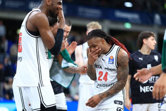Scene with Cobe Williams 24 BMA365 Bamberg Baskets and teammates easyCredit BBL MLP Academics Heidelberg - Bamberg Baskets Copyright: xSpeedshotx