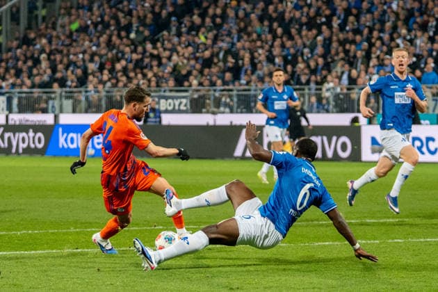 2 Bundesliga SV Darmstadt 98 vs FC Schalke 04, Merck Stadion am Böllenfalltor, 21 03 2026 duel between Patric Pfeiffer SV Darmstadt 98, 6 and Adil Aouchiche FC Schalke 04, 24 2 Bundesliga SV Darmstadt 98 vs FC Schalke 04, Merck Stadion am Böllenfalltor, 21 03 2026 DFB DFL REGULATIONS PROHIBIT ANY USE OF PHOTOGRAPHS AS IMAGE SEQUENCES AND OR QUASI VIDEO Copyright: xBEAUTILUSxSPORTS Hillx
