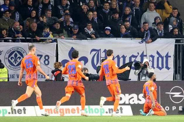 21 03 2026, xtvx, Fußball 2 Bundesliga, SV Darmstadt 98 FC Schalke 04 v l Goal scored, Tor zum 1 1 Moussa Sylla FC Schalke 04 Torjubel, Goal celebration, celebrate the goal, celebrates scoring DFL DFB REGULATIONS PROHIBIT ANY USE OF PHOTOGRAPHS as IMAGE SEQUENCES and or QUASI VIDEO Darmstadt