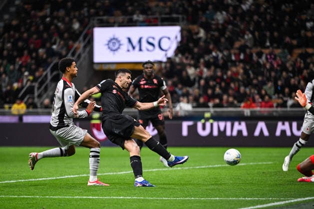 CALCIO - Serie A - AC Milan vs Torino FC Giovanni Simeone of Torino FC scores a goal during the Italian Serie A football match between AC Milan and Torino FC on February 21th, Giuseppe Meazza San Siro Siro stadium in Milan, Italy Milan Italy  Copyright: xIPAxSport ABACAx