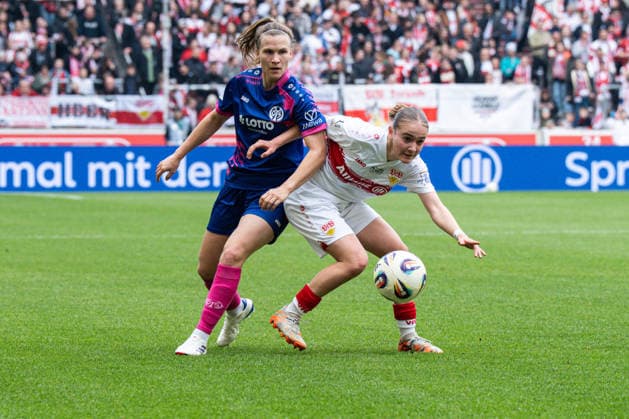 Nadine Anstatt 1 FSV Mainz 05, 27 i duel with Muriel Duerr VfB Stuttgart, 17 , GER, VfB Stuttgart vs 1 FSV Mainz 05, Soccer, Women, 2 Bundesliga, Matchday 20, Season 2025 2026, 21 03 2026, GER, VfB Stuttgart vs 1 FSV Mainz 05, Soccer, Women, 2 Bundesliga, Matchday 20, Season 2025 2026, 21 03 2026 Stuttgart Copyright: xEibner-Pressefoto ChristianxLangx EP_CLG