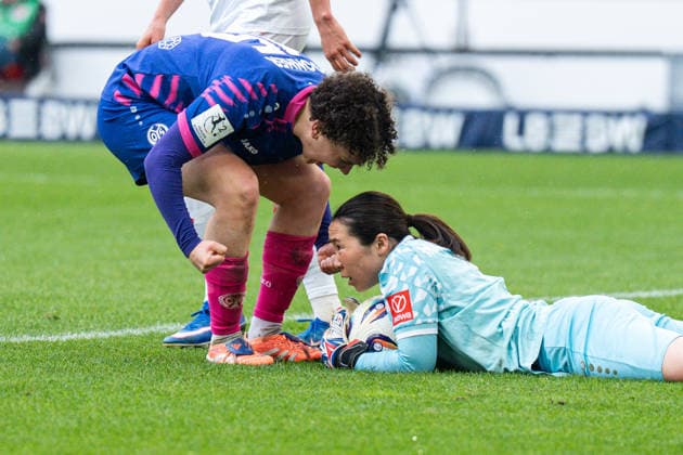 Anna Donner 1 FSV Mainz 05, 15 celebrates a save from her goalkeeper Mamik Matsumoto 1 FSV Mainz 05, 01 , GER, VfB Stuttgart vs 1 FSV Mainz 05, Soccer, Women, 2 Bundesliga, Matchday 20, Season 2025 2026, 21 03 2026, GER, VfB Stuttgart vs 1 FSV Mainz 05, Soccer, Women, 2 Bundesliga, Matchday 20, Season 2025 2026, 21 03 2026 Stuttgart Copyright: xEibner-Pressefoto ChristianxLangx EP_CLG