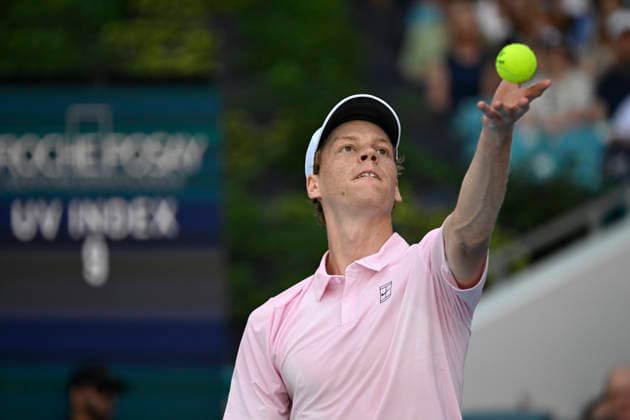 March 21, 2026, Miami Gardens, Florida, USA: Jannik Sinner (ITA) serves in 2nd round MenÃ¢â‚¬â ¢s Singles match at the Miami Open on March 21, 2026, at Hard Rock Stadium in Miami Gardens, Florida. 2026 Miami Open, Miami Gardens, USA - 21 Mar 2026  - ZUMAsd3_ 20260321_znp_sd3_016 Copyright: xMichelexEvexSandbergx