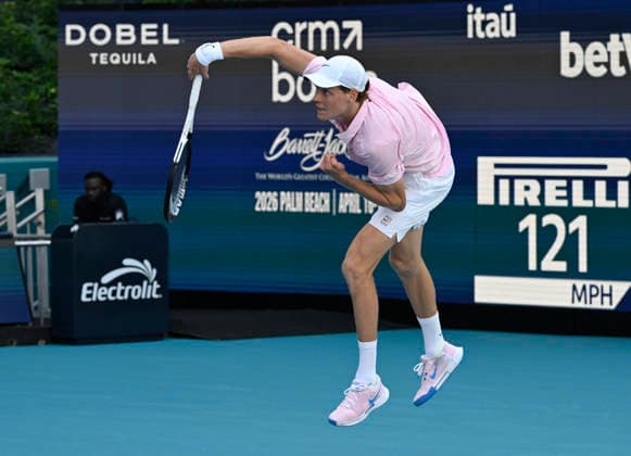 March 21, 2026, Miami Gardens, Florida, USA: Jannik Sinner (ITA) serves in 2nd round MenÃ¢â‚¬â ¢s Singles match at the Miami Open on March 21, 2026, at Hard Rock Stadium in Miami Gardens, Florida. 2026 Miami Open, Miami Gardens, USA - 21 Mar 2026  - ZUMAsd3_ 20260321_znp_sd3_021 Copyright: xMichelexEvexSandbergx
