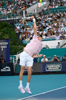 March 21, 2026, Miami Gardens, Florida, USA: Jannik Sinner (ITA) serves in 2nd round MenÃ¢â‚¬â ¢s Singles match at the Miami Open on March 21, 2026, at Hard Rock Stadium in Miami Gardens, Florida. Miami Gardens USA - ZUMAsd3_ 20260321_znp_sd3_013 Copyright: xMichelexEvexSandbergx