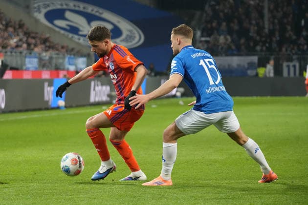 Germany Soccer 2 Bundesliga 2025 26, 27 Matchday SV Darmstadt 98 vs FC Schalke 04 Merck Stadion am Böllenfalltor Adil Aouchiche Schalke 04, 24 vs Fabian Nürnberger SV Darmstadt, 15 Copyright: xLennxLübbersx