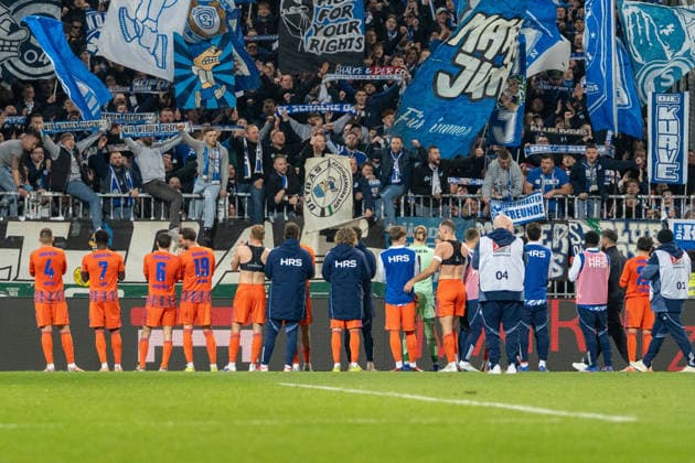 2 Bundesliga SV Darmstadt 98 vs FC Schalke 04, Merck Stadion am Böllenfalltor, 21 03 2026 Final whistle, FC Schalke 04 with their fans 2 Bundesliga SV Darmstadt 98 vs FC Schalke 04, Merck Stadion am Böllenfalltor, 21 03 2026 DFB DFL REGULATIONS PROHIBIT ANY USE OF PHOTOGRAPHS AS IMAGE SEQUENCES AND OR QUASI VIDEO Copyright: xBEAUTILUSxSPORTS Hillx