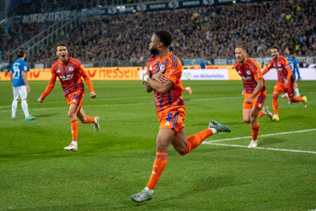 2 Bundesliga SV Darmstadt 98 vs FC Schalke 04, Merck Stadion am Böllenfalltor, 21 03 2026 Goal to 0 1 for FC Schalke 04 by Moussa Sylla FC Schalke 04, 9 Goal scorer, goal and goal celebration 2 Bundesliga SV Darmstadt 98 vs FC Schalke 04, Merck Stadion am Böllenfalltor, 21 03 2026 DFB DFL REGULATIONS PROHIBIT ANY USE OF PHOTOGRAPHS AS IMAGE SEQUENCES AND OR QUASI VIDEO Copyright: xBEAUTILUSxSPORTS Hillx