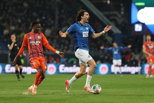 2025 03 21 xjfx Soccer 2 Bundesliga SV Darmstadt 98 FC Schalke 04 v l , Moussa NÂ Diaye FC Schalke 04 , Fraser Hornby SV Darmstadt 98 enttaeuscht, enttaeuscht Blickend, dissapointed, traurig, frustiert, frustiert, gefrustet DFL DFB REGULATIONS PROHIBIT ANY USE OF PHOTOGRAPHS as IMAGE SEQUENCES and or QUASI VIDEO Copyright: JoaquimxFerreira
