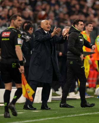 Turin, Italy, 21st March 2026. Luciano Spalletti Head coach of Juventus reacts as he accuses US Sassuolo players of time wasting during the Juventus vs Sassuolo Serie A match at Allianz Stadium, Turin. Picture credit should read: Jonathan Moscrop Sportimage EDITORIAL USE ONLY. No use with unauthorised audio, video, data, fixture lists, club league logos or live services. Online in-match use limited to 120 images, no video emulation. No use in betting, games or single club league player publications. SPI_028_JM_JUVE_SASSUOLO SPI-4620-0028