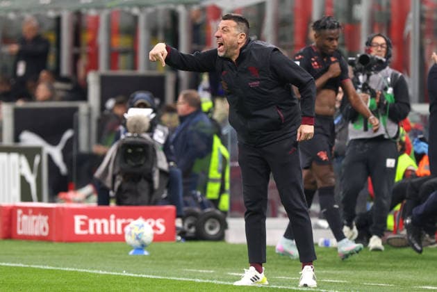 Italy: AC Milan vs Torino FC Italy, Milan, 2026 03 21: Roberto D’Aversa (Torino manager) gives advices in the second half during soccer game AC Milan vs Torino FC, Serie A Enilive 2025-2026 day 30 at San Siro Stadium Italy, Milan, 2026 03 21: AC Milan vs Torino FC, Serie A EniLive 2025 2026 day 30 at San Siro Stadium. Milan Italy Copyright: FabrizioxAndreaxBertani