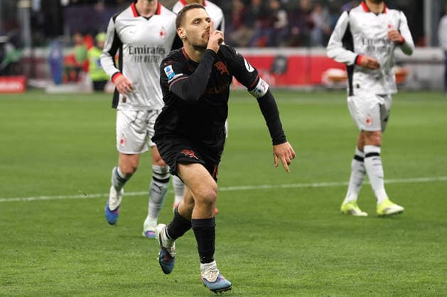 Italy: AC Milan vs Torino FC Italy, Milan, 2026 03 21: Nikola Vlasic (Torino FC) scores by penalty kick the 2-3 goal at 83 during soccer game AC Milan vs Torino FC, Serie A Enilive 2025-2026 day 30 at San Siro Stadium Italy, Milan, 2026 03 21: AC Milan vs Torino FC, Serie A EniLive 2025 2026 day 30 at San Siro Stadium. Milan Italy Copyright: FabrizioxAndreaxBertani