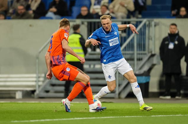 21 03 2026, Football 2 Bundesliga, SV Darmstadt 98 FC Schalke 04, v l , Timo Becker FC Schalke 04 , Isac Lidberg SV Darmstadt 98 DFL DFB REGULATIONS PROHIBIT ANY USE OF PHOTOGRAPHS AS IMAGE SEQUENCES AND OR QUASI VIDEO xdcx Copyright: HMBxMedia Claus