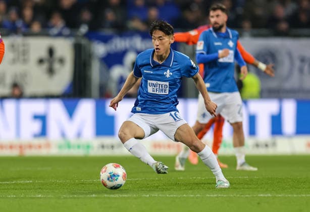 21 03 2026, Soccer 2 Bundesliga, SV Darmstadt 98 FC Schalke 04, v l , Hiroki Akiyama SV Darmstadt 98 DFL DFB REGULATIONS PROHIBIT ANY USE OF PHOTOGRAPHS AS IMAGE SEQUENCES AND OR QUASI VIDEO xdcx Copyright: HMBxMedia Claus