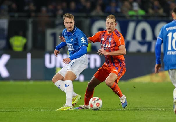 21 03 2026, Soccer 2 Bundesliga, SV Darmstadt 98 FC Schalke 04, v l , Niklas Schmidt SV Darmstadt 98 , Timo Becker FC Schalke 04 DFL DFB REGULATIONS PROHIBIT ANY USE OF PHOTOGRAPHS AS IMAGE SEQUENCES AND OR QUASI VIDEO xdcx Copyright: HMBxMedia Claus