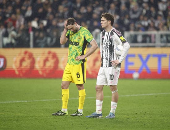 CALCIO - Serie A - Juventus FC vs US Sassuolo Sebastian Walukiewicz of US Sassuolo and Kenan Yildiz of Juventus FC during the Italian Serie A, season 2025-2026, football match between Juventus FC and US Sassuolo on 21 March 2026, at Allianz Stadium, Turin, Italy. Photo, Nderim Kaceli Turin Italy  Copyright: xIPAxSport ABACAx
