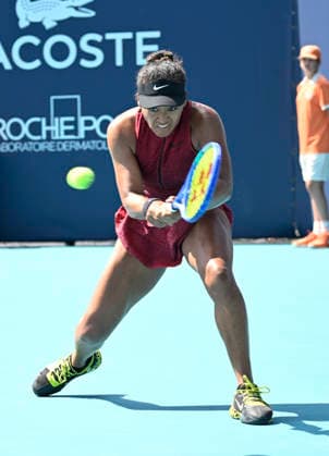 March 21, 2026, Miami Gardens, Florida, USA: NAOMI OSAKA (JPN), plays in a second round women s singles match against Talia Gibson (AUS), at the Miami Open on March 21, 2026, at Hard Rock Stadium in Miami Gardens, Florida. Gibson defeated Osaka 7-5, 6-4. Miami Gardens USA - ZUMAsd3_ 20260321_znp_sd3_094 Copyright: xMichelexEvexSandbergx
