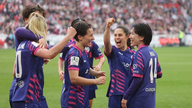 Stuttgart , Soccer Women 2 Bundesliga , VfB Stuttgart vs 1 FSV Mainz 05 , Cheering Mainz , from right Yurina Imai Vital Kats