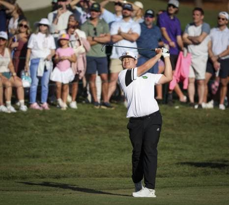 March 21, 2026, Palm Harbor, Florida, USA: Sungjae Im watches his approach shot on the 18th hole during the third round of the Valspar Championship Saturday, March 21, 2026 in Palm Harbor. Im finished the day in atop the leaderboard at -11 under par. Palm Harbor USA  - ZUMAs70_ 20260321_zan_s70_017 Copyright: xChrisxUrsox Florida News - March 21, 2026  - ZUMA0851 20260321_zan_s70_017 Copyright: xIMAGO ChrisxUrsox