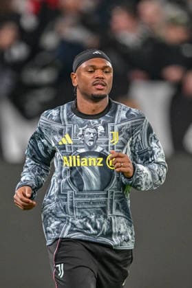 Juventus v Sassuolo, Serie A football, Turin, Italy Turin, Italy. 21st, March 2026. Lois Openda of Juventus seen warming up for the Serie A match between Juventus and Sassuolo at Allianz Stadium in Turin. Italy, Torino  Copyright: xGonzalesxPhoto TommasoxFimianox