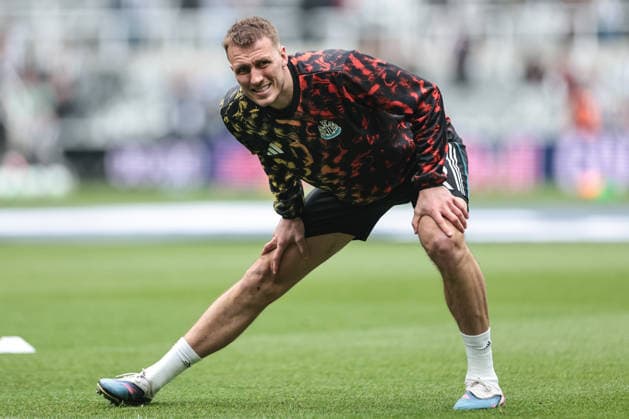 Premier League: Newcastle Untied v Sunderland Dan Burn of Newcastle United in the pregame warmup session during the Premier League match Newcastle Untied vs Sunderland at St. James s Park, Newcastle, United Kingdom on 22 March 2026 (Photo by Mark Cosgrove News Images) Newcastle St. James s Park Tyne and Wear United Kingdom Copyright: xMarkxCosgrove NewsxImagesx