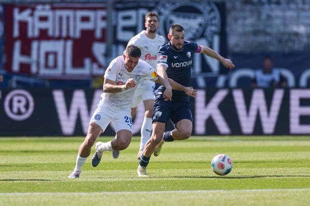 22 03 2026, Soccer, 2 Bundesliga, Matchday 27, VfL Bochum 1848 Holstein Kiel v l Adrian Kapralik Holstein Kiel , Matus Bero VfL Bochum 1848 Bochum Vonovia Ruhrstadion NRW Germany xRHR PHOTO DEx Copyright: DennisxEwert RHR-FOTOx RHR-FOTO DE