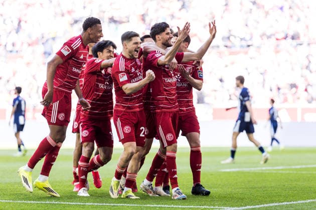 2 Soccer Bundesliga Fortuna Düsseldorf 1895 Hertha BSC Berlin 22 03 2026 Cheering for 1 0 after own goal by Linus Gechter Hertha BSC Berlin, 44 , Cedric Itten Fortuna Düsseldorf, 13 cheers with his teammates 2 Soccer Bundesliga, Fortuna Düsseldorf 1895 Hertha BSC Berlin, Düsseldorf, Merkur Spiel Arena on 22 03 2026 DFL REGULATIONS PROHIBIT ANY USE OF PHOTOGRAPHS AS IMAGE SEQUENCES AND OR QUASI VIDEO Copyright: xBEAUTIFULxSPORTS Wunderlx