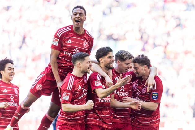 2 Soccer Bundesliga Fortuna Düsseldorf 1895 Hertha BSC Berlin 22 03 2026 Cheering for 1 0 after own goal by Linus Gechter Hertha BSC Berlin, 44 , Cedric Itten Fortuna Düsseldorf, 13 cheers with his teammates 2 Soccer Bundesliga, Fortuna Düsseldorf 1895 Hertha BSC Berlin, Düsseldorf, Merkur Spiel Arena on 22 03 2026 DFL REGULATIONS PROHIBIT ANY USE OF PHOTOGRAPHS AS IMAGE SEQUENCES AND OR QUASI VIDEO Copyright: xBEAUTIFULxSPORTS Wunderlx