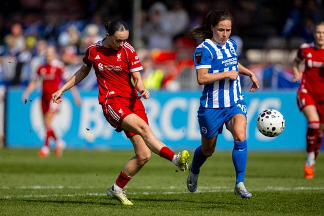 Football - FA Women™s Super League - Brighton & Hove Albion FC Women v Liverpool FC Women CRAWLEY, ENGLAND - Sunday, March 22, 2026: Liverpool s Mia Enderby with a shot on goal during the FA Women™s Super League match between Brighton & Hove Albion FC Women and Liverpool FC Women at Broadfield Stadium. (Photo by David Rawcliffe Propaganda) CRAWLEY Broadfield Stadium WEST SUSSEX ENGLAND  Copyright: xPropagandax P2026-03-22-Brighton_W_Liverpool_W-126