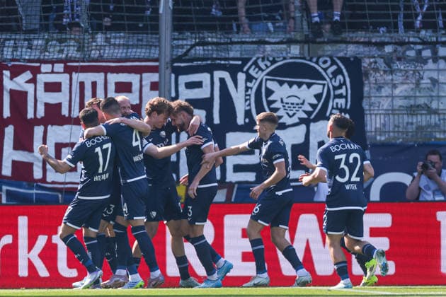 22 03 2026, Football, 2 Bundesliga, Matchday 27, VfL Bochum 1848 Holstein Kiel The VfL Bochum players celebrate the goal to 1 1 by Philipp Hofmann VfL Bochum 1848 Bochum Vonovia Ruhrstadion NRW Germany xRHR PHOTO DEx Copyright: DennisxEwert RHR-FOTOx RHR-FOTO DE